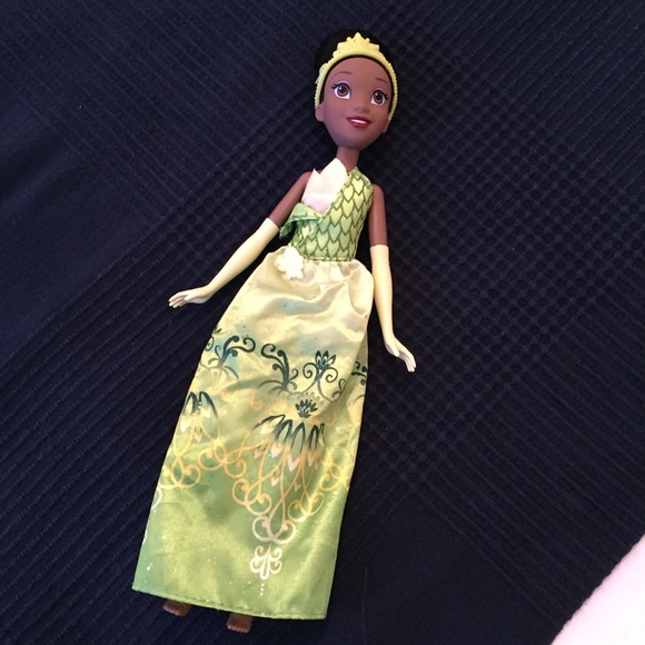 🛑 SOLD!!! - Disney Princess Tiana Barbie Doll - Picture 3 of 13